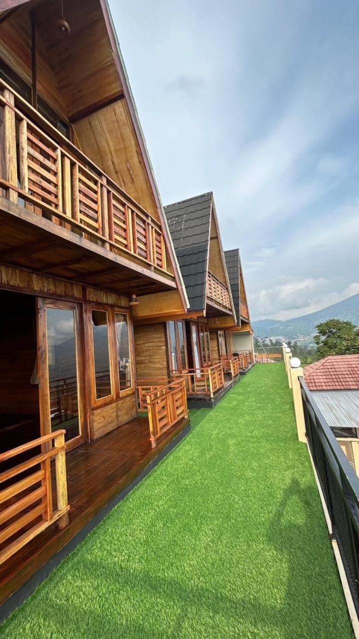 Pojok Kahyangan Homestay And Cabin Kejajar Kültér fotó